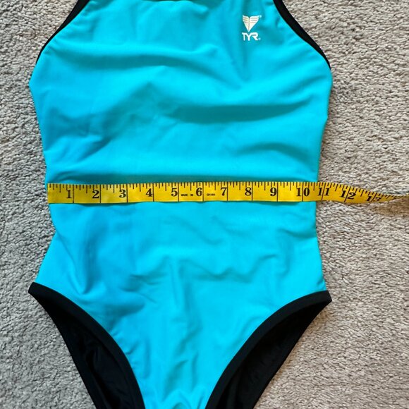 TYR | Women’s Solid Diamondfit Reversible One Piece Swimsuit | Blk, Blue… - Picture 9 of 11